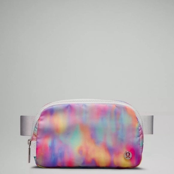 Lululemon Everywhere Belt Bag 1L- Prism Wash Print Multi/Vapor - Picture 5 of 9